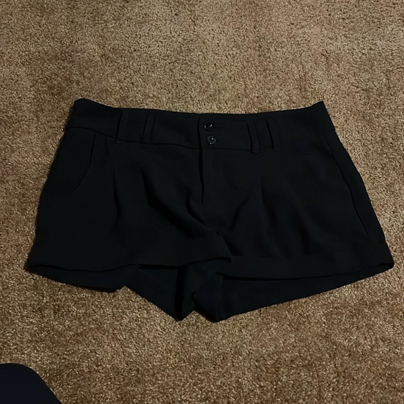 Shorts - Picture 1 of 3